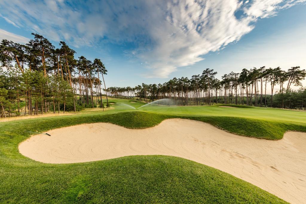 Golfbay Villa Senica Ngoại thất bức ảnh